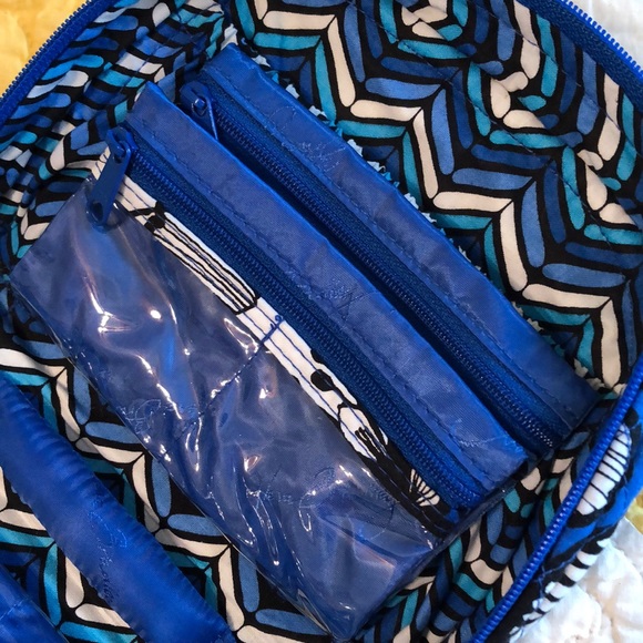 Vera Bradley Blue Bayou Jewelry Travel Case - Picture 8 of 8